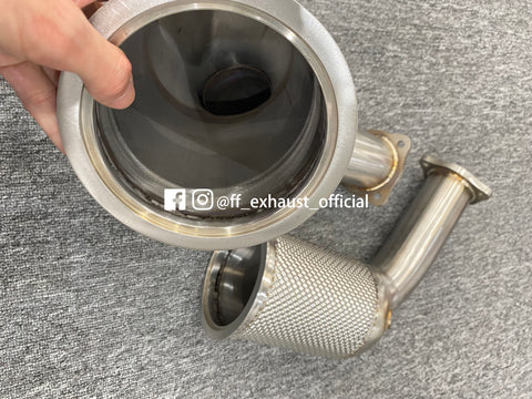 Rüsten Sie die Downpipes des Audi B9 RS4/RS5 auf