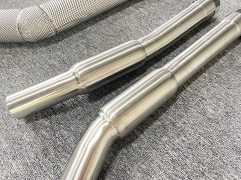 Upgrade BMW G80 M3 &amp; G82 M4 gleichlanger Einzel-Mittelrohrauspuff 